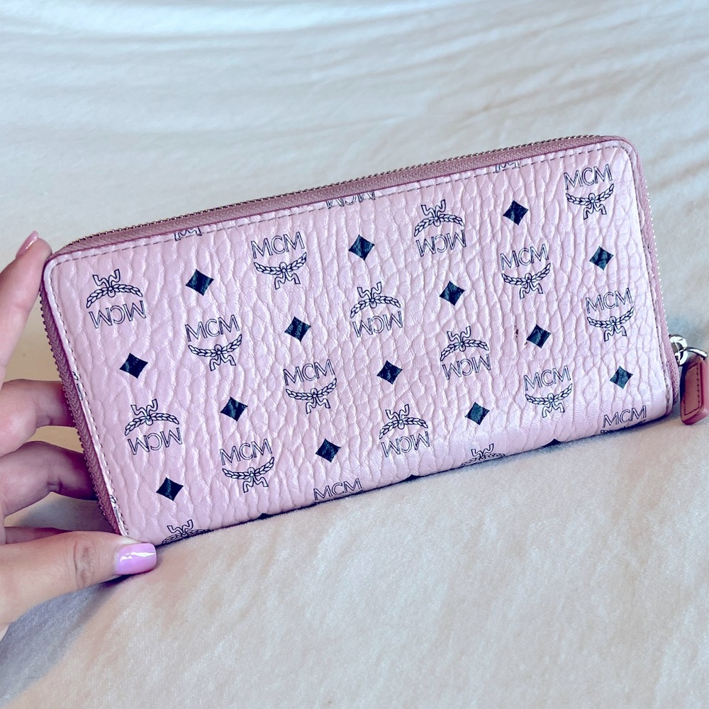 Light pink MCM wallet - Picture 3 of 3